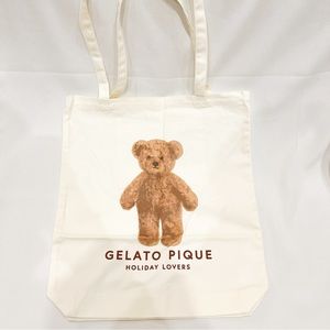 RARE Gelato Pique Valentine's day Teddy Bear Holiday Lover Tote Bag in white